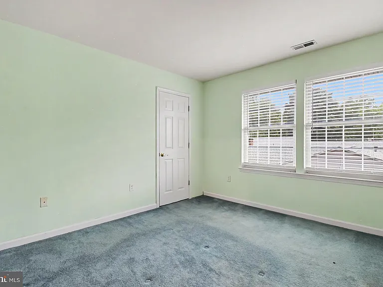 1702 Oakfield Ave — Photo 8