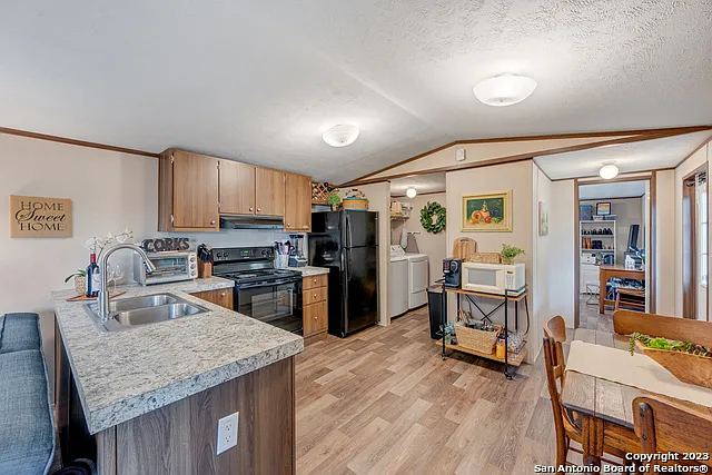 10450 Rebecca Creek Rd — Photo 4