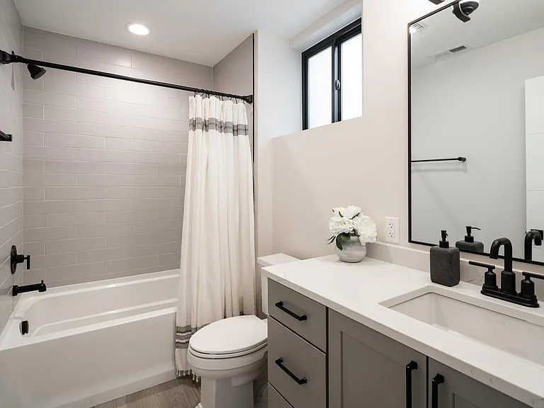 491 N Willson Ave — Photo 19