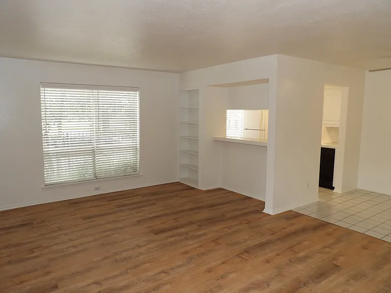 3100 Elizabeth St #101 — Photo 2