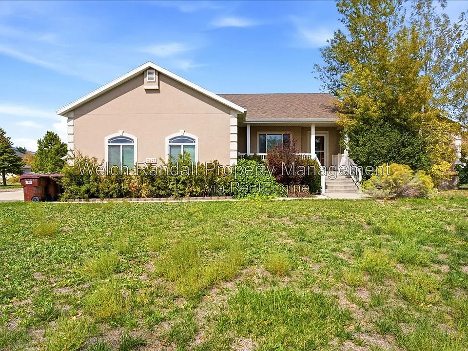 2427 E Bobcat Way