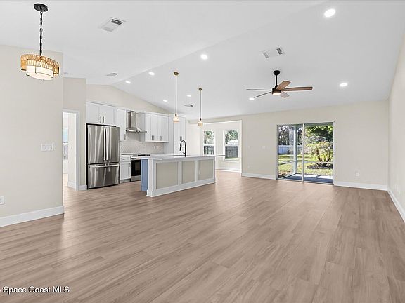 5th image of 5868 NW Hann Dr