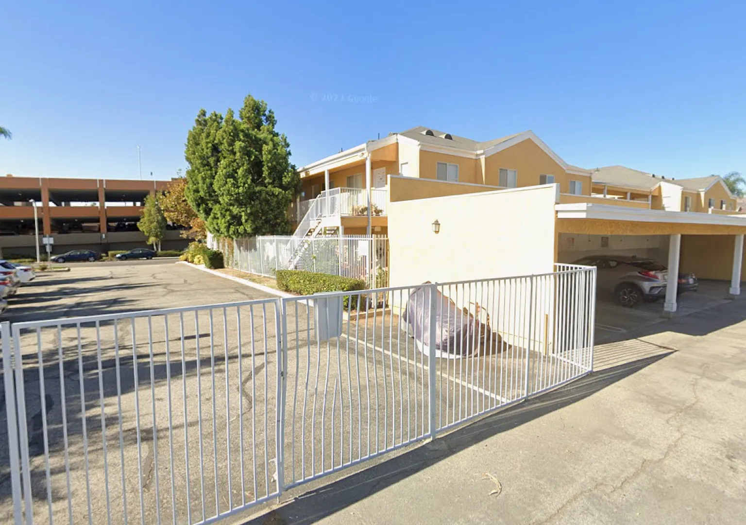 212 S. Orange Ave — Photo 4