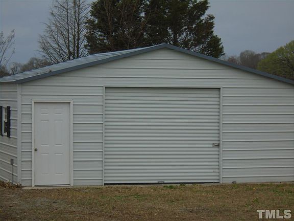 3rd image of 113 Eddy Ct