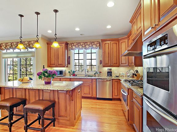 5th image of 180 S Danbury Ct