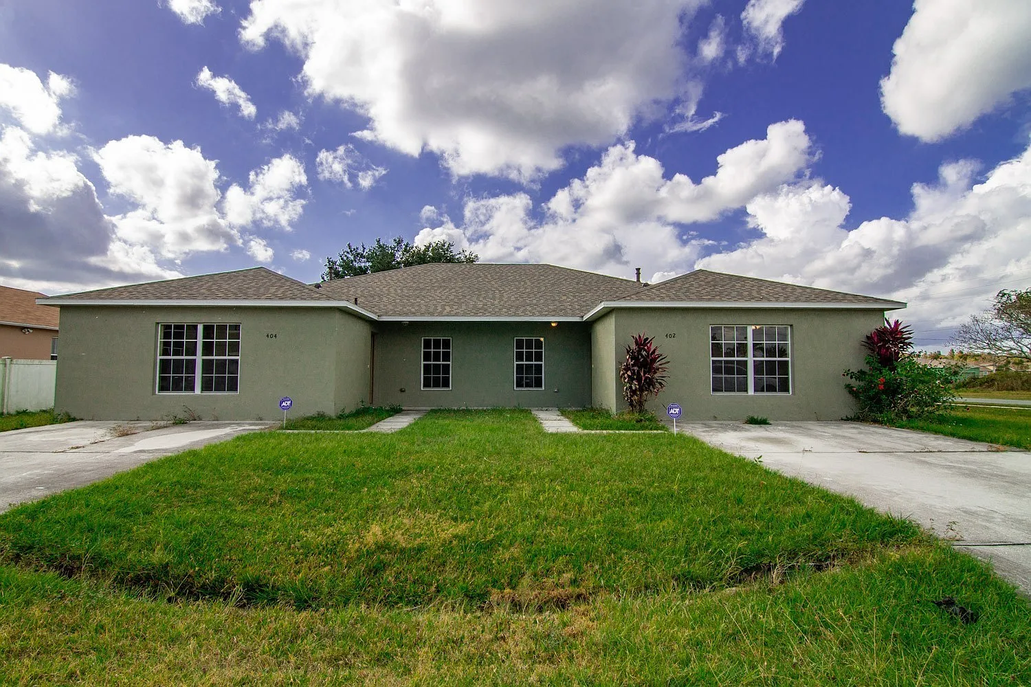 4/3 Duplex Home In Poinciana Available Now- Basic Cable/Internet Included — Photo 1