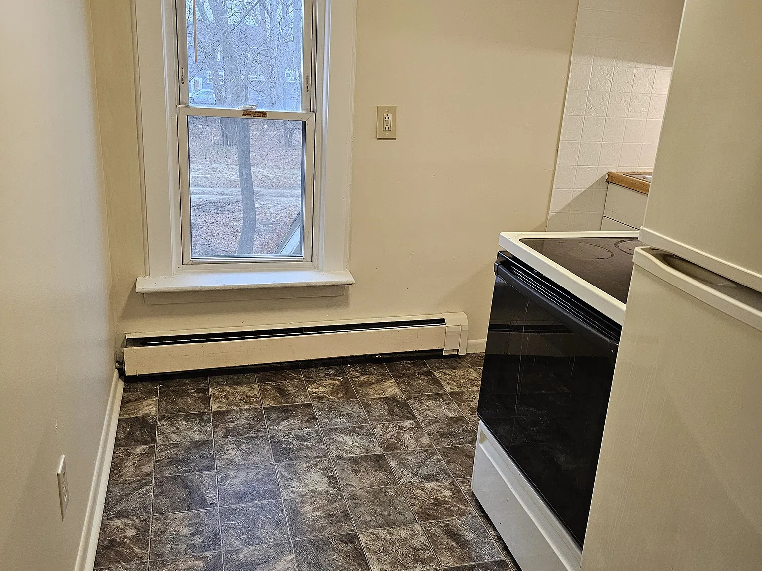 1 bed, 650 sqft, $900 — Photo 4