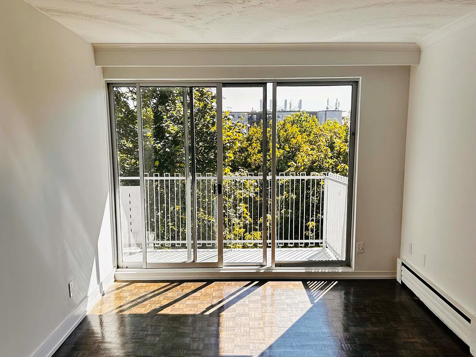 3 bed, $3,200 — Photo 2