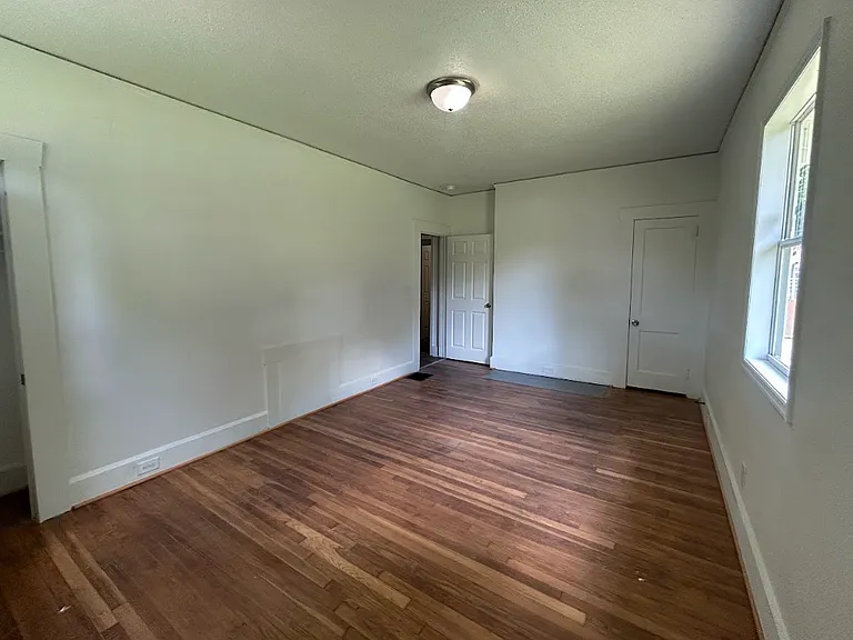 2511 20th Place Ensley — Photo 3