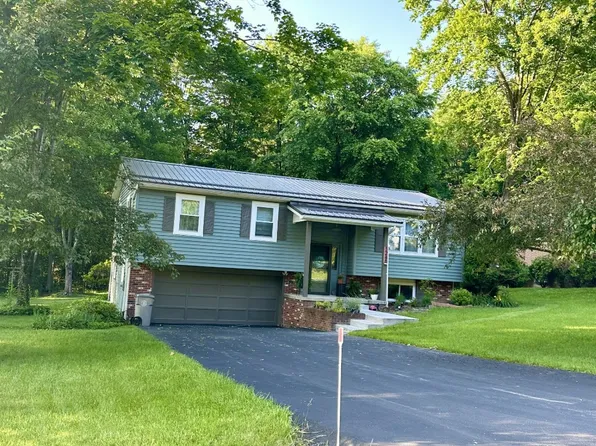 1248 Carmont Dr, Meadville, PA 16335