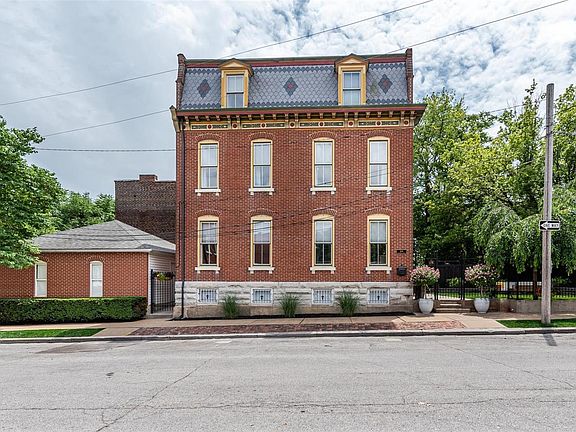 4th image of 1806 Crittenden St