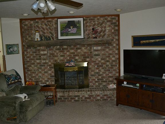 4th image of 63 Mountainview Dr
