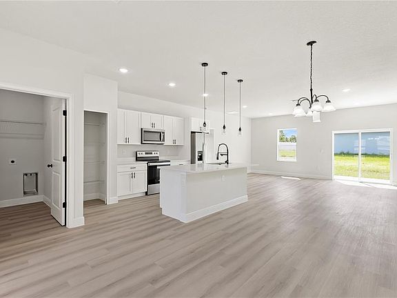 3rd image of 3677 SW 143rd Lane Rd