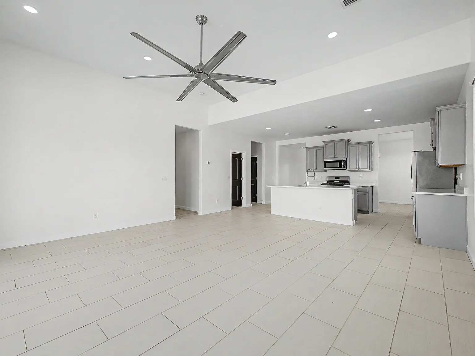 5 bed, 2683 sqft, $2,650 — Photo 4