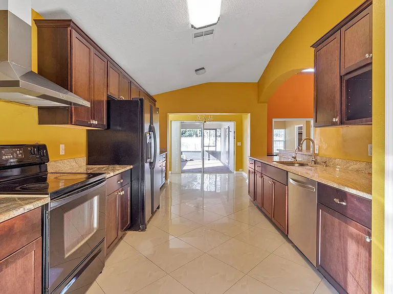 5604 Florence Harbor Dr — Photo 9