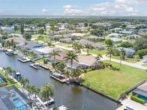 2127 SE 10th LN, CAPE CORAL, FL 33990