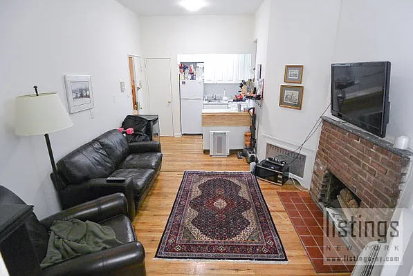 Rented by City Connections Realty | media 26