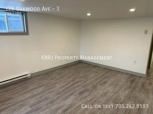 Building Photo - 128 Oakwood Ave #3