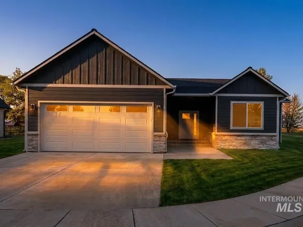 516 Maple Ct, Genesee, ID 83832