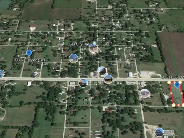 411 E 1st St, Iola, KS 66749