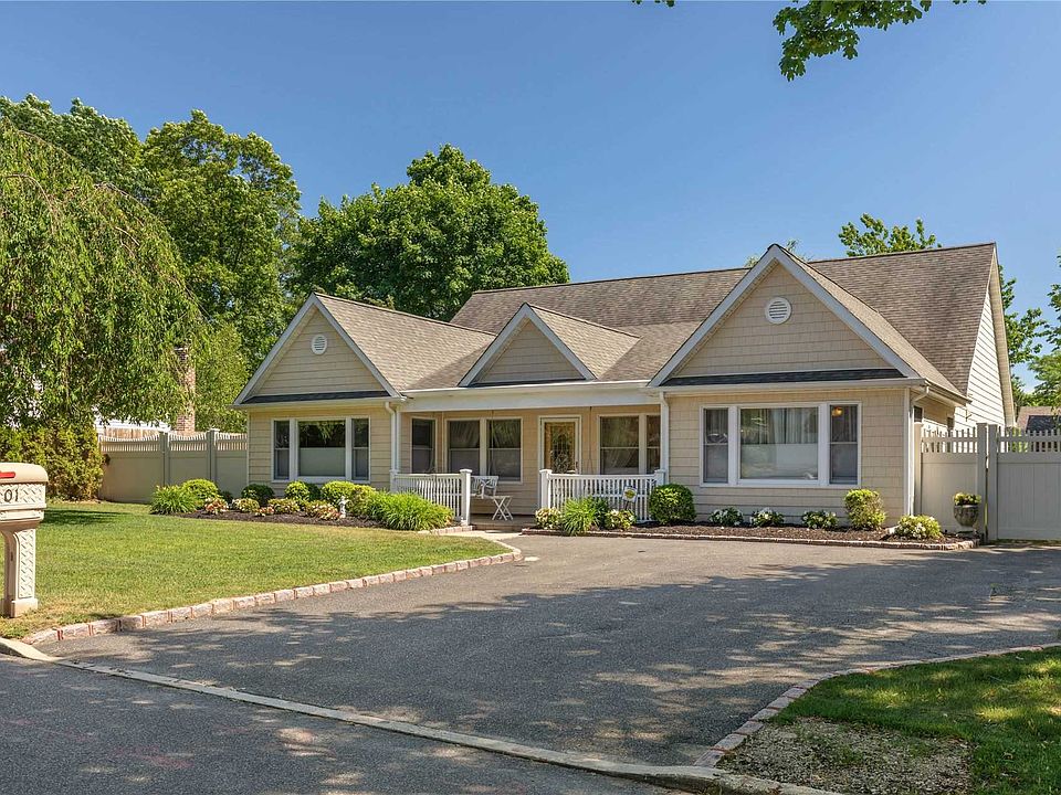 1st image of 101 Twin Oaks Dr