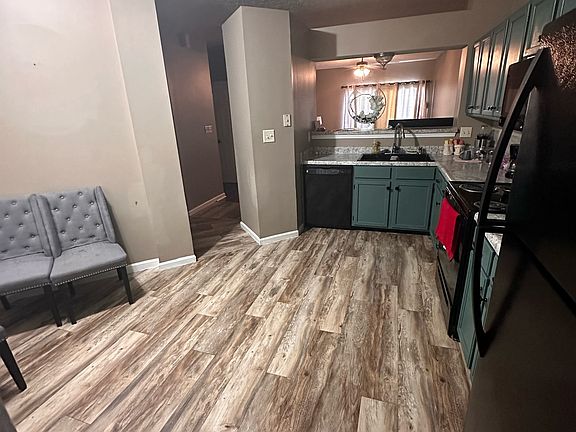 3rd image of 3740 Magenta Ln Unit 2