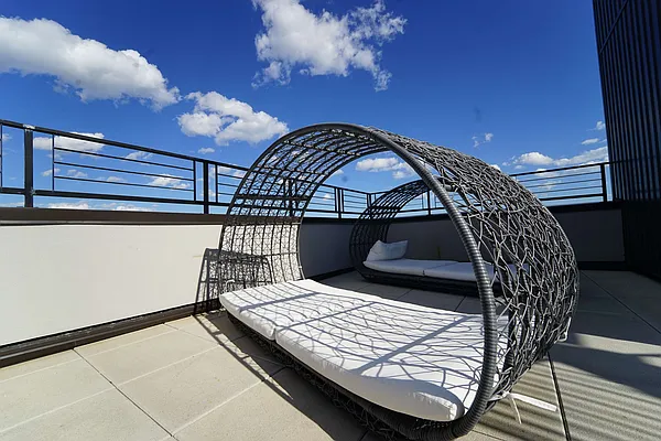 Rented by Manhattan Management LLC | media 34