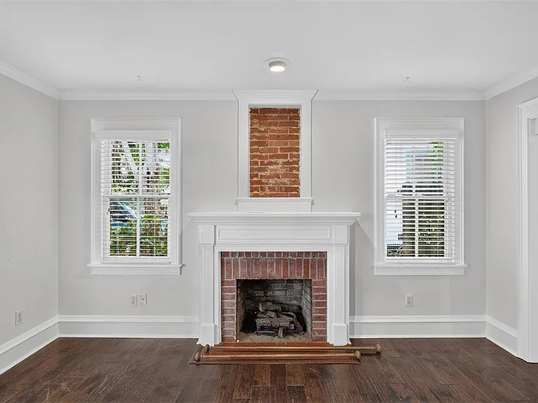433 SE 7th St — Photo 7