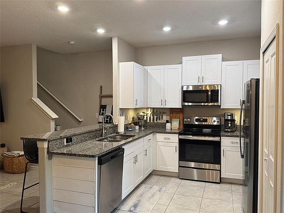 4th image of 9640 PEMBROOKE PINES DRIVE