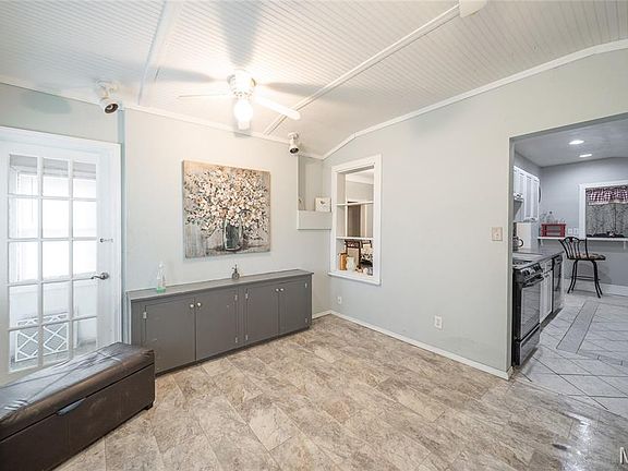 3rd image of 687 Salem Ave