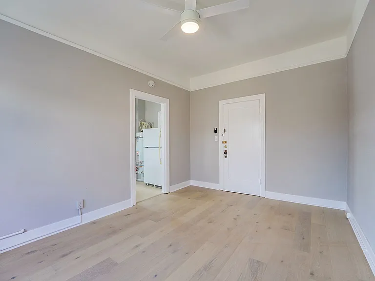 310 G St — Photo 22