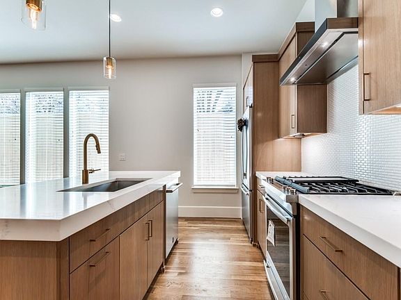 4th image of 5625 Anita St