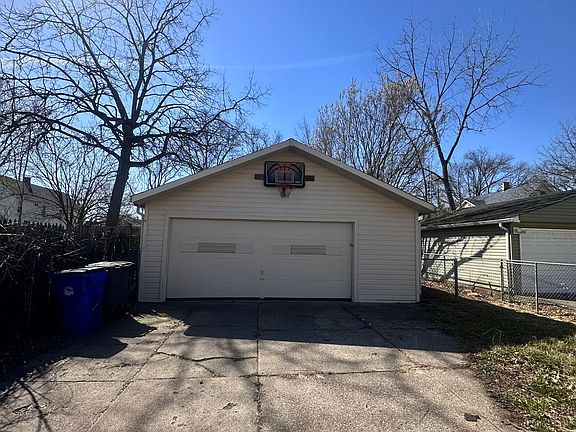 2nd image of 6812 Clement Ave