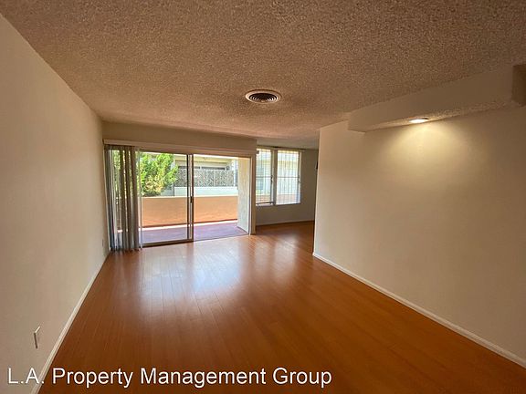 4th image of 11146 Camarillo St #9