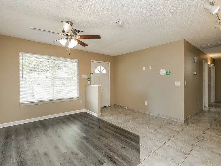 6332 W Laredo St — Photo 7