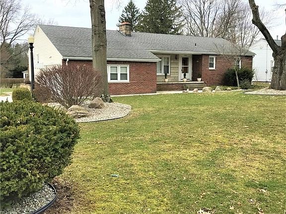 3rd image of 5912 Parkland Ave
