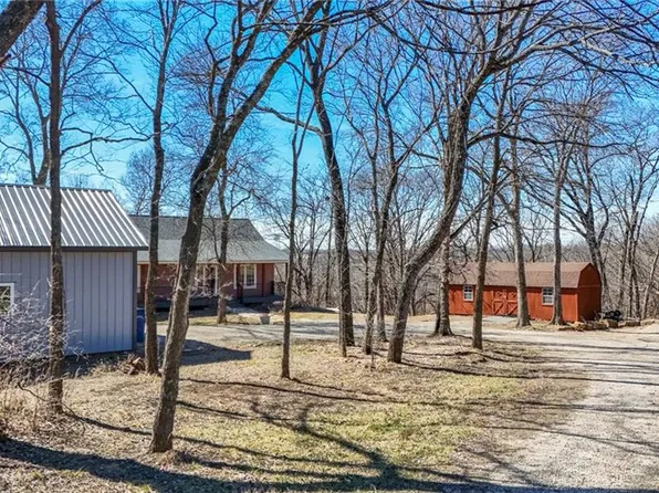 611 Jones St, Lecompton, KS 66050