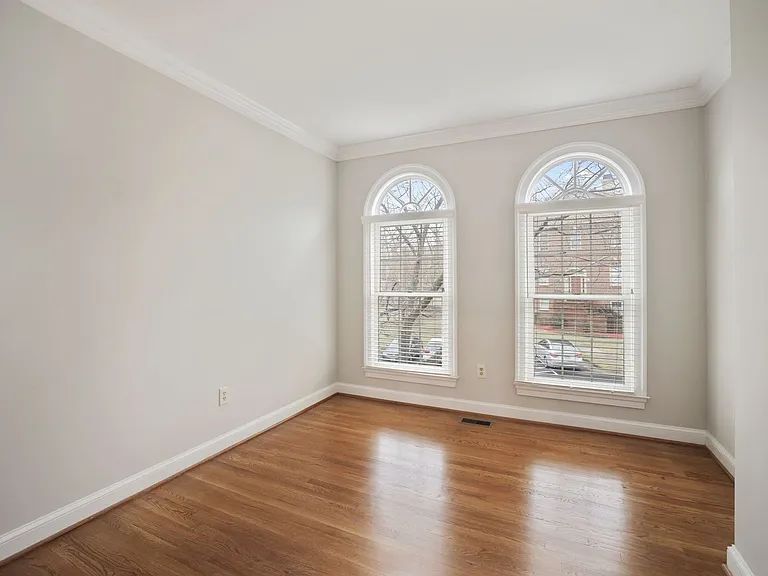 2171 Wolftrap Ct — Photo 12