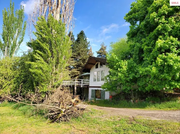 6599 Chippewa Dr, Bonners Ferry, ID 83805