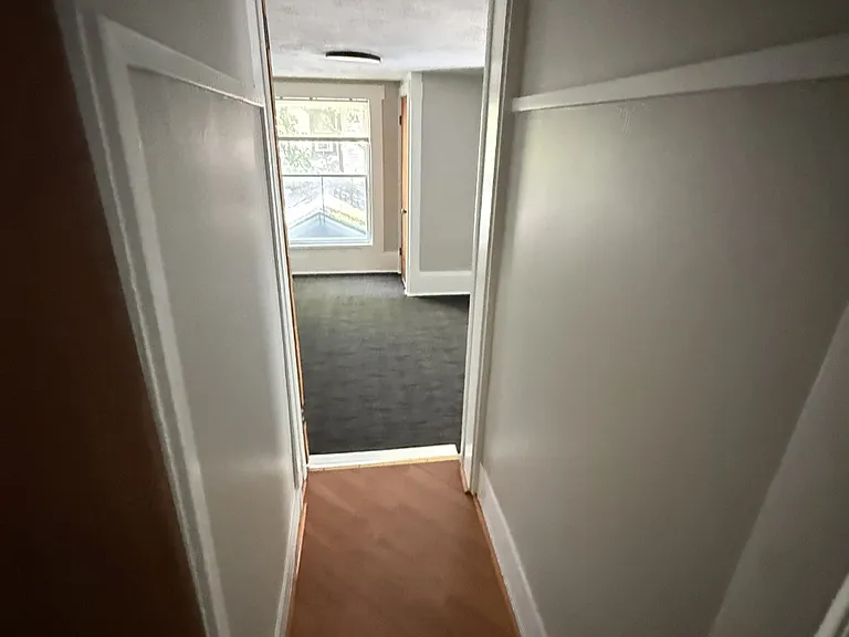 20 Rowley St #R — Photo 6