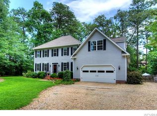 521 Colony Trl, Lanexa, VA 23089