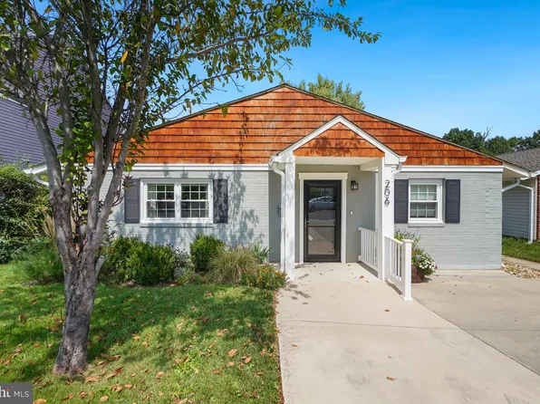 206 Crabb Ave, Rockville, MD 20850