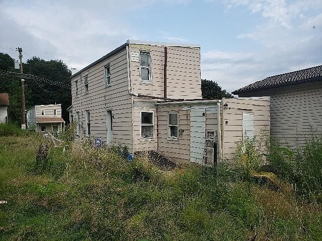 2nd image of 645 S 17 1/2 St