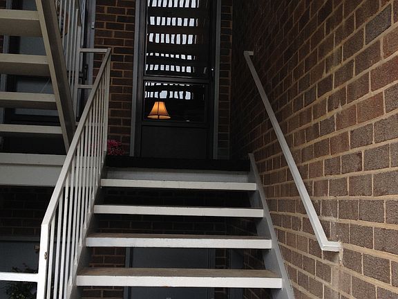 7 steps up to middle floor