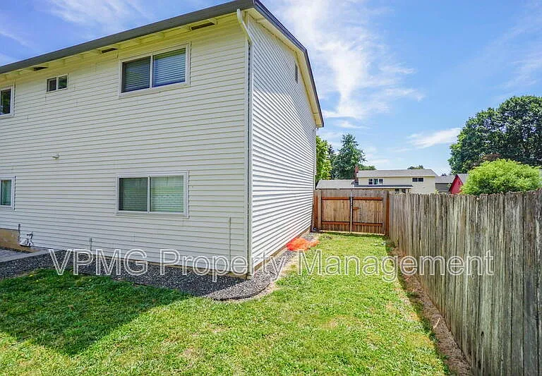 1708 NW 104th St — Photo 39