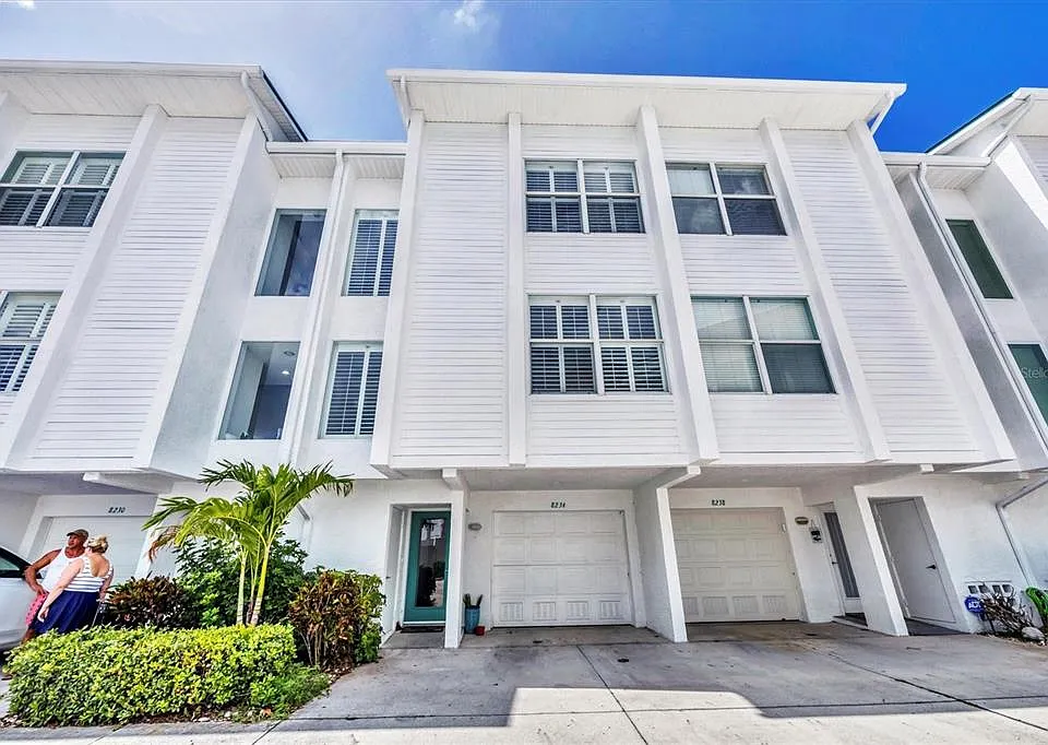 8234 Harborside Cir