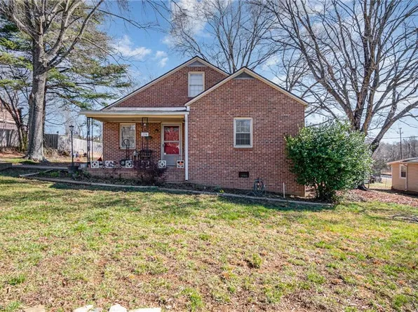 234 N Hundley Dr, Eden, NC 27288