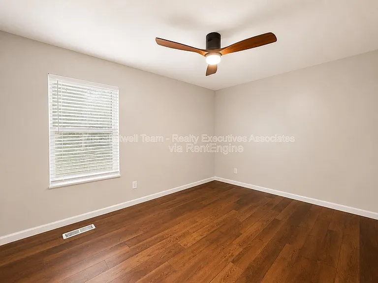 6814 Trousdale Rd — Photo 5