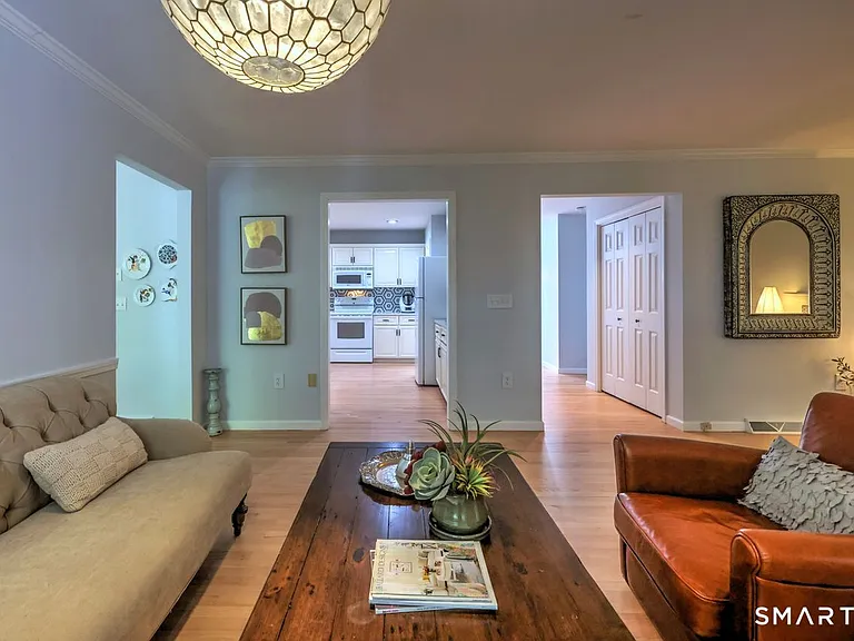 9 Canterbury Rd #9 — Photo 10