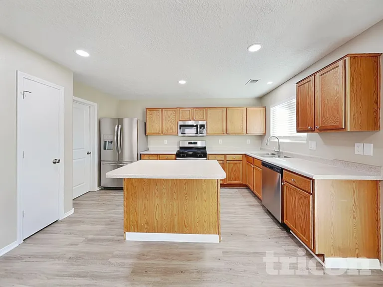 6407 Black Hawk Dr NE — Photo 5